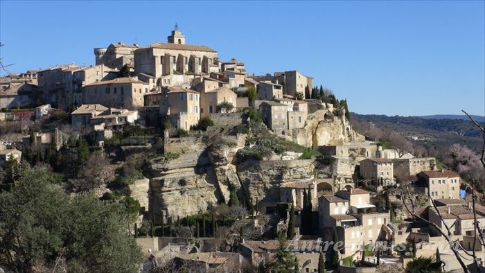 Dossier 4854-Le village de Gordes